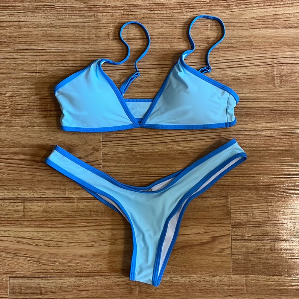 4/$25 NWOT SHEIN Blue Colorblock Cheeky Bikini Set